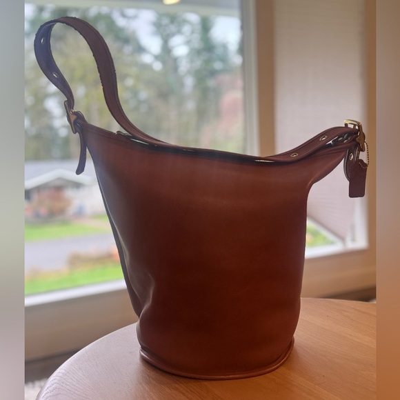 COACH Vintage 9085 Leather XL Duffle Bucket Shoulder Bag in British Tan - Picture 4 of 9